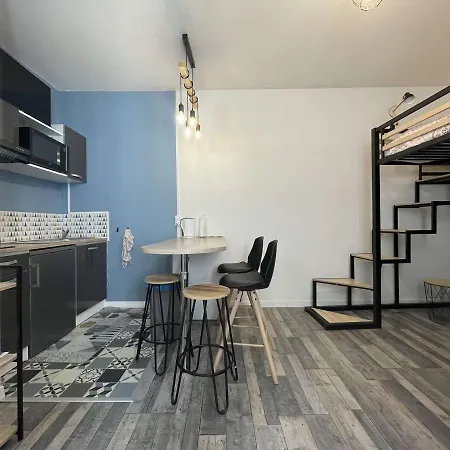 Charmant Studio Historique Au Coeur De La Rochelle, Pres Du Port Et Des Halles - Fr-1-246-617 Apartment *